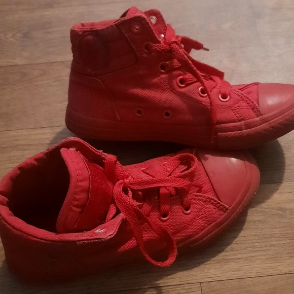 SOLD Converse Red Hightops, Size 1 - Picture 8 of 13